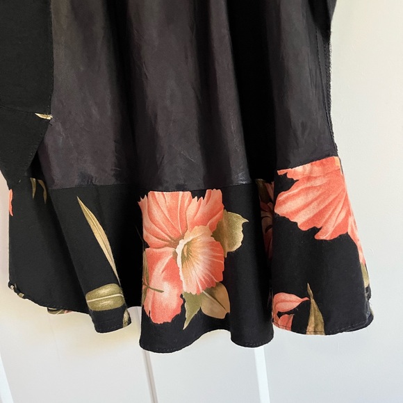 SOLD Vintage Black Floral Short Sleeve Dress - Picture 7 of 13